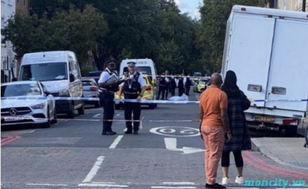 Seven Sisters Road Stabbing A man died with many stab wounds